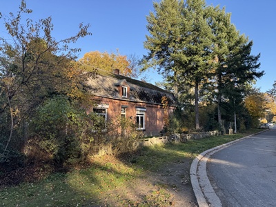 Bouwgrond met een straatbreedte van ca 85m; geschikt voor villabouw of te verkavelen.